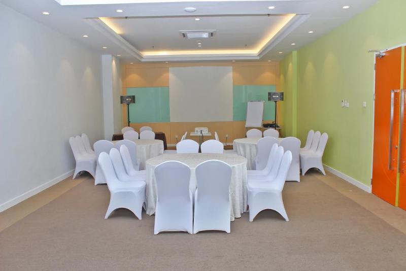 Zest Hotel Harbour Bay Batam Nagoya Exterior foto
